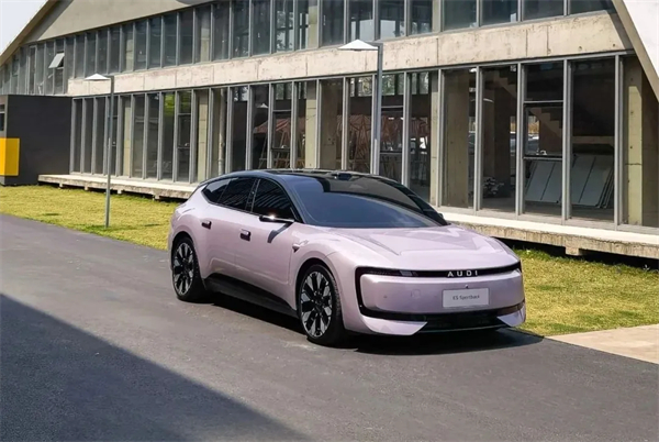 销量七连涨，汽车工业转型之“上汽范本”