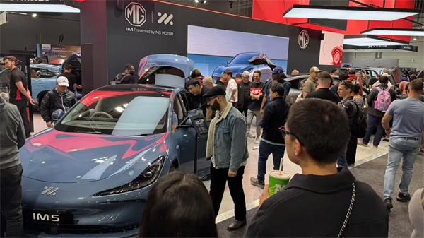 智己汽车正式登陆澳大利亚，双车闪耀墨尔本车展